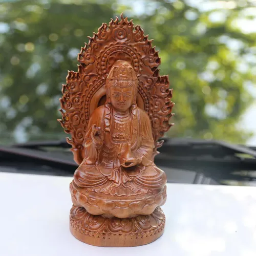 Bồ Tát để xe gỗ bách xanh