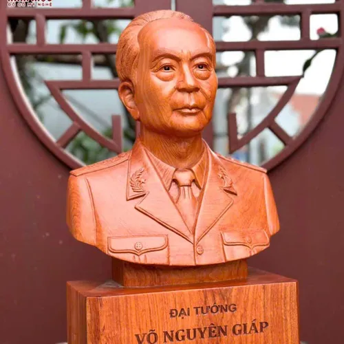 Tượng chân dung bác Giáp cao 50cm