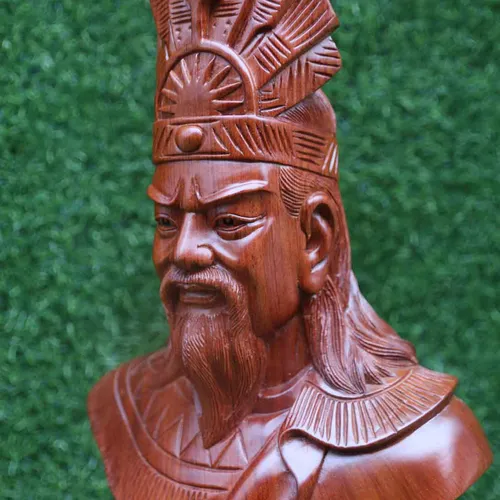 Tượng chân dung vua Hùng 