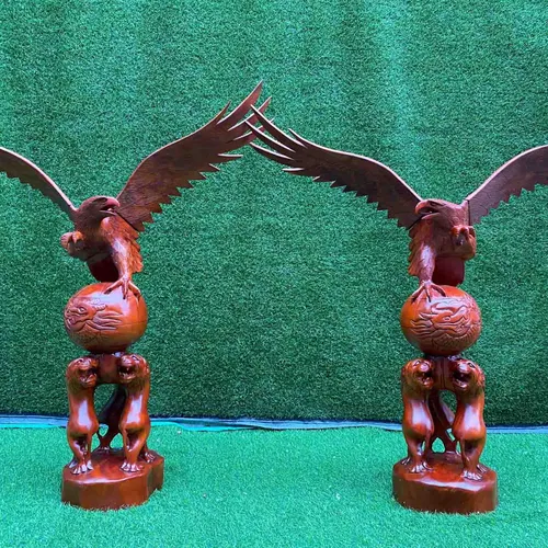 Chim ưng đậu quả cầu cao 80cm