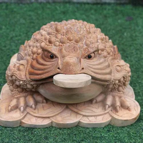 Cóc gỗ ngọc am cao 23 ngang 35cm