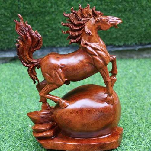 Nhất mã thong dong gỗ hương