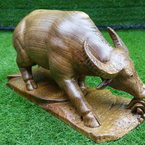 Con trâu cao 27 dài 50cm gỗ mun đuôi công