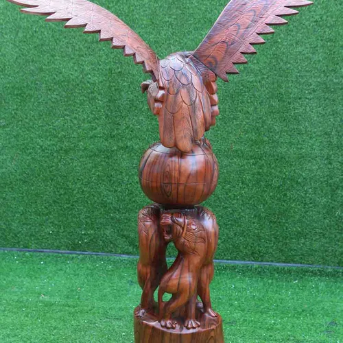 Tượng gỗ đại bàng sư