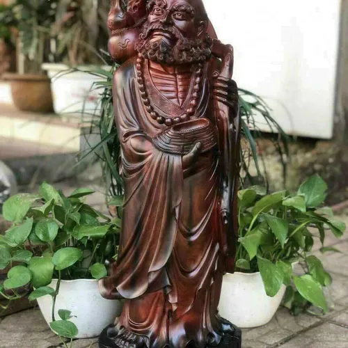 Đạt Ma xách giầy gỗ trắc cao 70cm