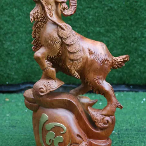 Con dê đứng gậy như ý gỗ hương