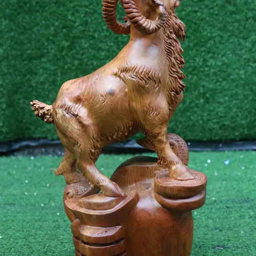 Con dê đứng gậy như ý gỗ hương