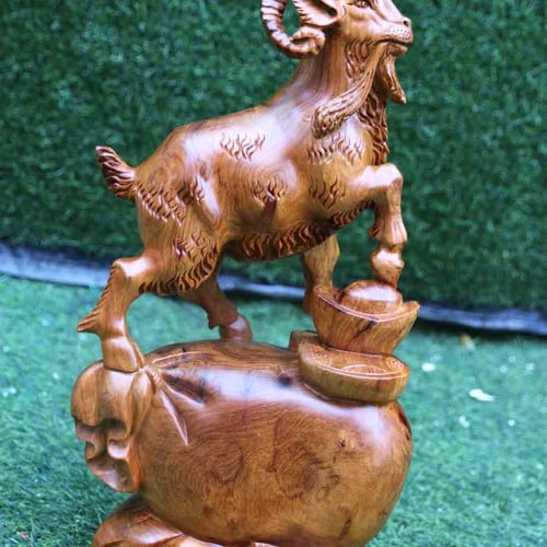 Nhất dê ngậm xâu tiền cao 45cm