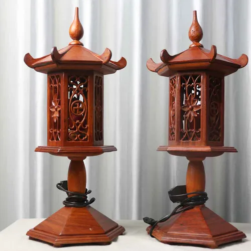 Đèn thờ mái chùa gỗ hương ta cao 50cm