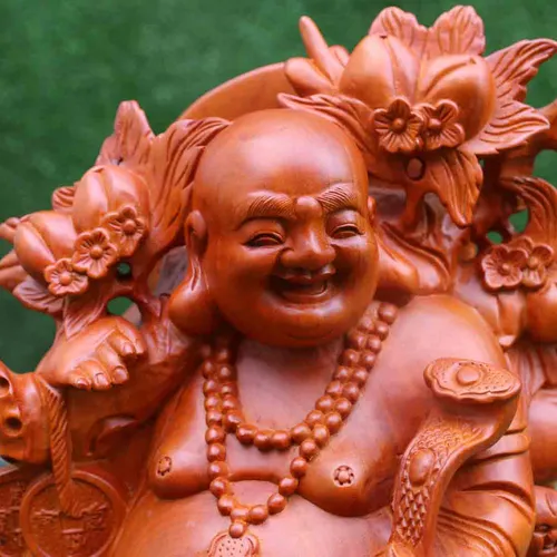 Di lặc gánh đào gỗ hương cao 60cm