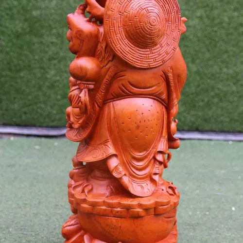 Di lặc gánh đào gỗ hương cao 60cm