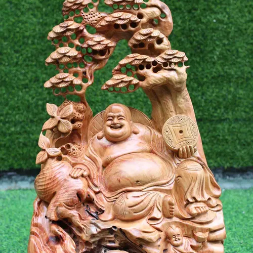 Di Lặc ôm bao tiền cây tùng cao 60cm gỗ xá xị