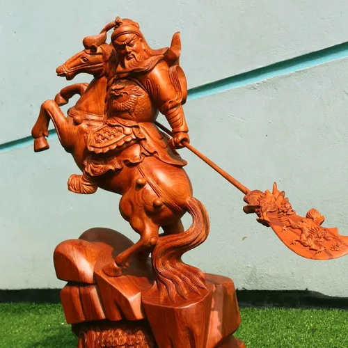 Tượng Quan Công cưỡi ngựa gỗ hương