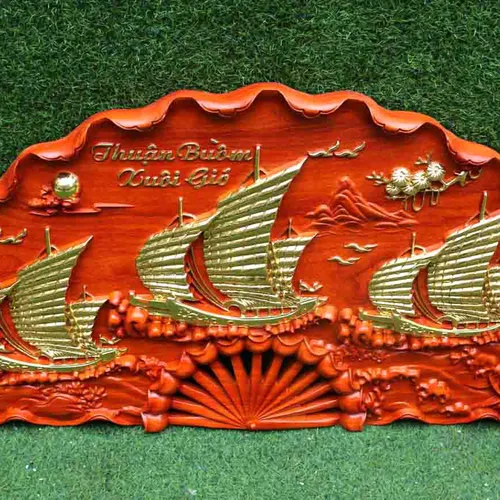 Quạt gỗ thuận buồm xuôi gió