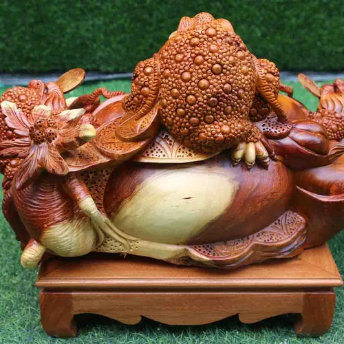 Tượng Tam Cóc chấn chum tiền
