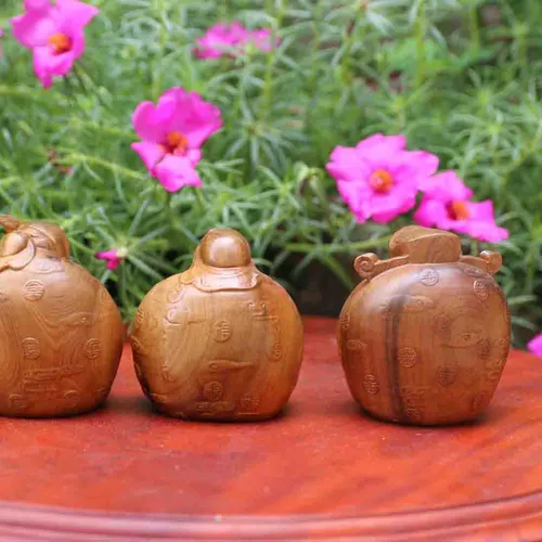 Tượng tam đa mini gỗ bách xanh để xe ô tô cực đẹp