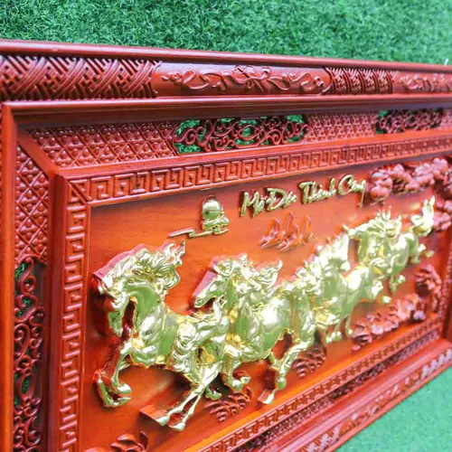 Tranh bát mã gỗ hương dài 1,27m