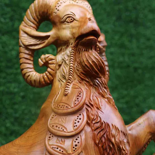 Tam Dương khai thái gỗ hương