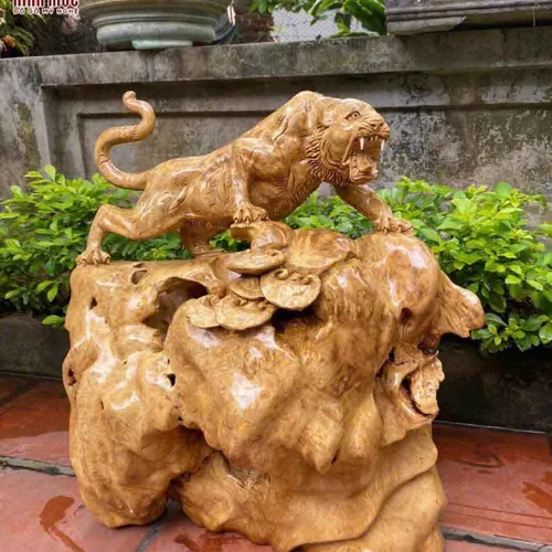 Mãnh hổ gỗ nu kháo