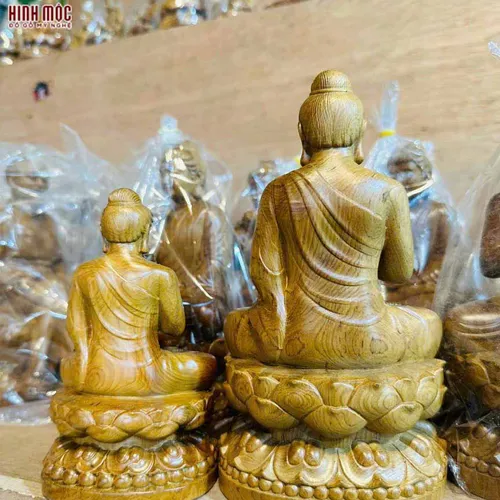 Tượng Phật Bổn Sư liên hoa gỗ bách xanh