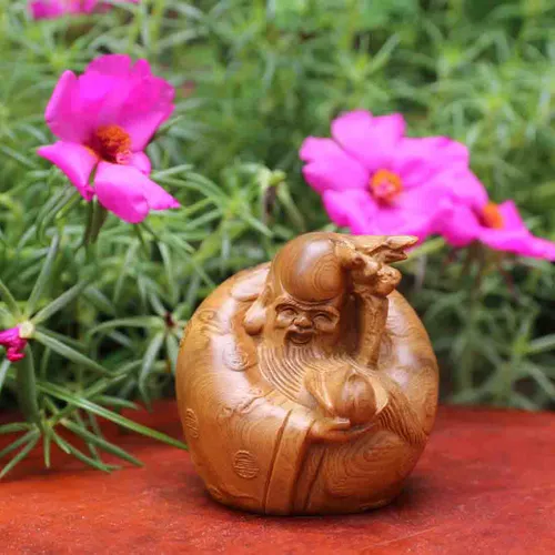 Tượng tam đa mini gỗ bách xanh để xe ô tô cực đẹp