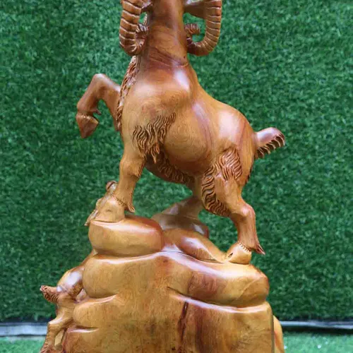 Tam Dương khai thái gỗ hương