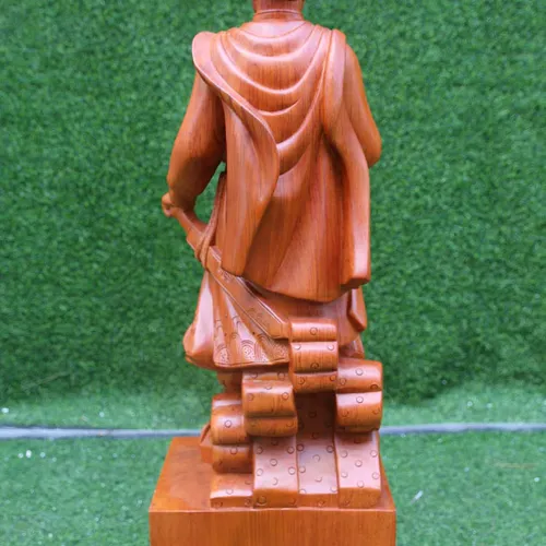 Tượng Trần Hưng Đạo gỗ hương cao 80cm đế đục chữ nổi cực sắc nét