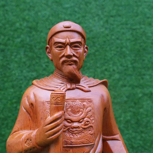 Tượng Trần Hưng Đạo gỗ hương cao 80cm đế đục chữ nổi cực sắc nét