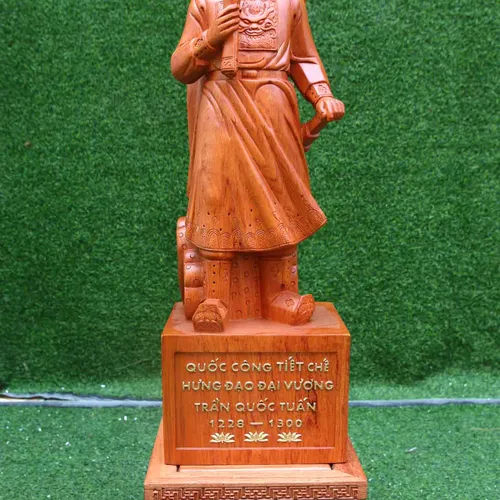 Tượng Trần Hưng Đạo gỗ hương cao 80cm đế đục chữ nổi cực sắc nét