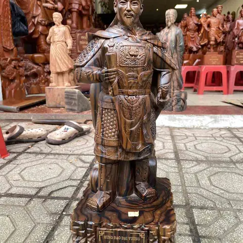Trần Quốc Tuấn áo giáp gỗ mun mẫu mới