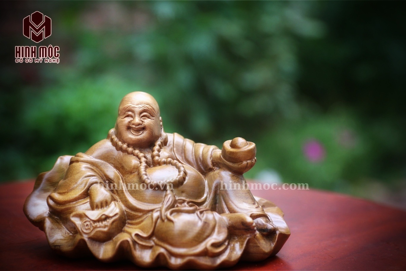 tượng Di Lặc ngồi lá sen để xe ô tô 3