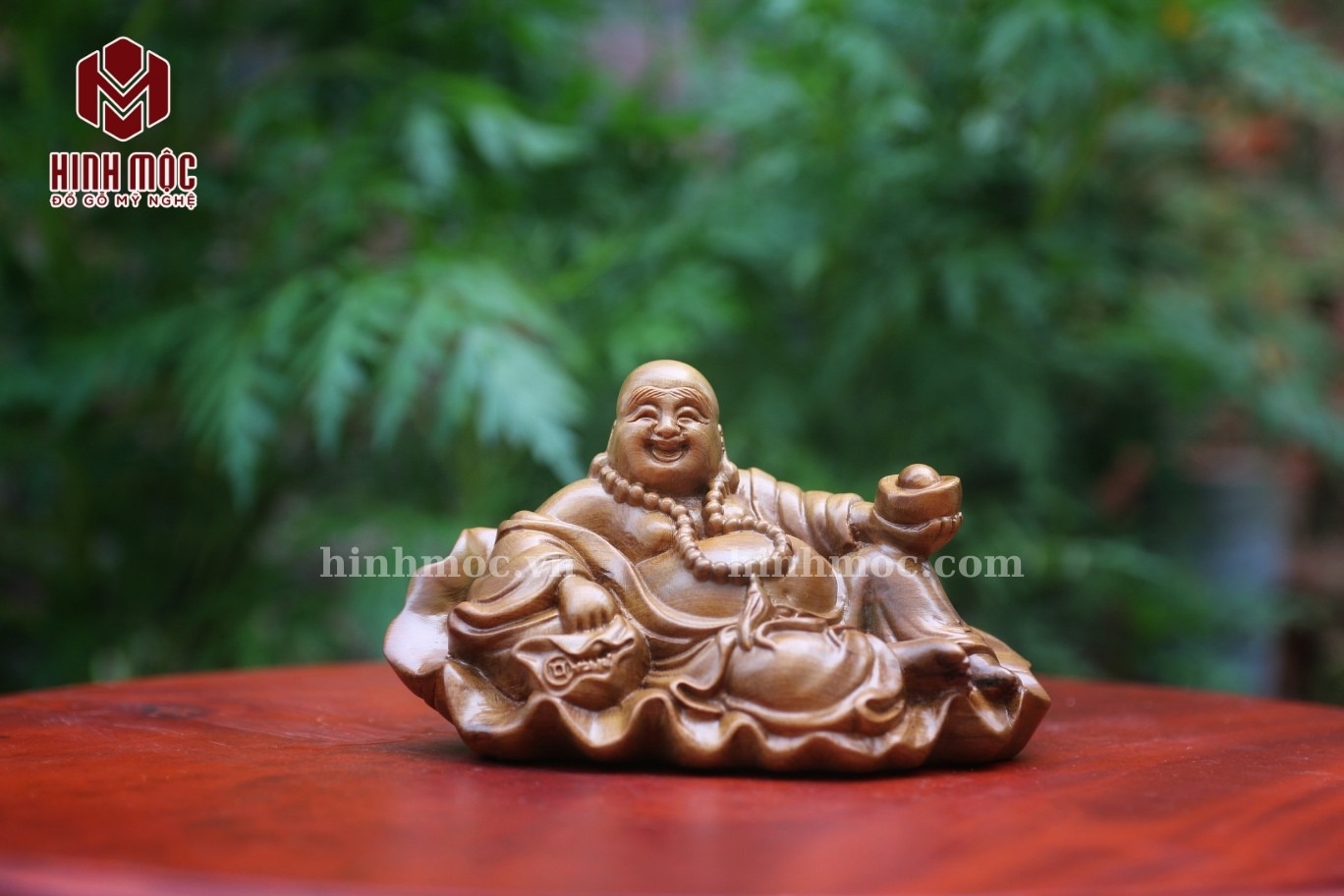 tượng Di Lặc ngồi lá sen để xe ô tô tượng Di Lặc ngồi lá sen để xe ô tô