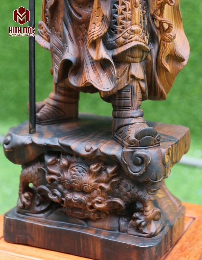 tượng Quan Công chống đao gỗ mun hoa đế hổ phù tượng Quan Công chống đao gỗ mun hoa đế hổ phù