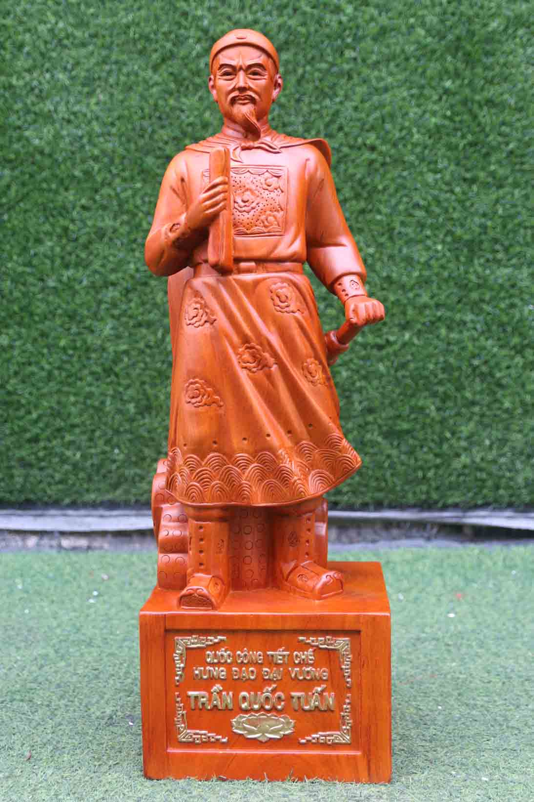 Tượng Trần Hưng Đạo- chỗ dựa tâm linh vững chắc cho người Việt Tượng Trần Hưng Đạo- chỗ dựa tâm linh vững chắc cho người Việt