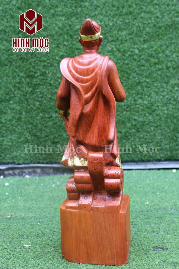 Tượng Trần Quốc Tuấn gỗ hương mạ vàng 3 Tượng Trần Quốc Tuấn gỗ hương mạ vàng 3
