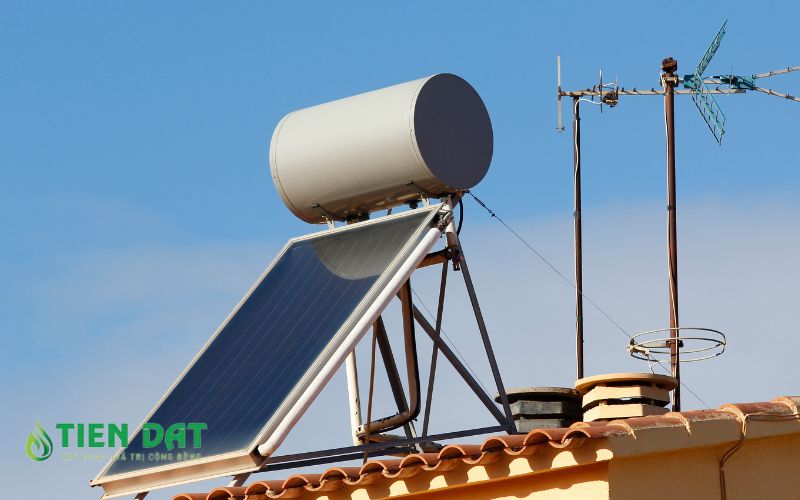 máy nước nóng năng lượng mặt trời tấm phẳng