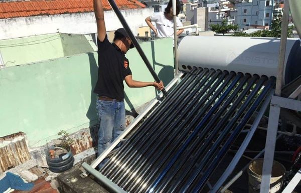 Tháo ống năng lượng mặt trời cho máy nước nóng