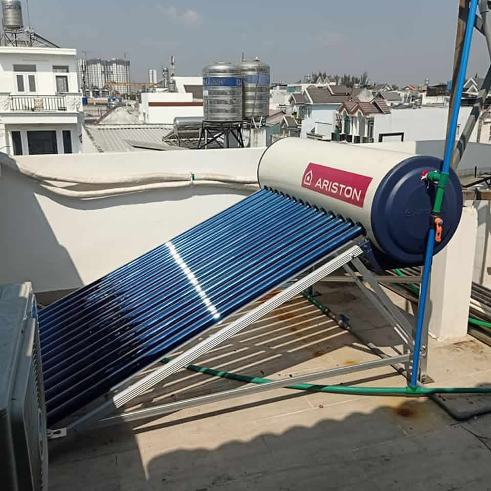 máy nước nóng năng lượng mặt trời ariston máy nước nóng năng lượng mặt trời ariston