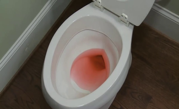 nhận biết bồn cầu bị rỉ bằng phẩm màu