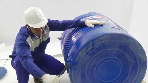 Hướng dẫn cách vệ sinh bồn nước nhựa