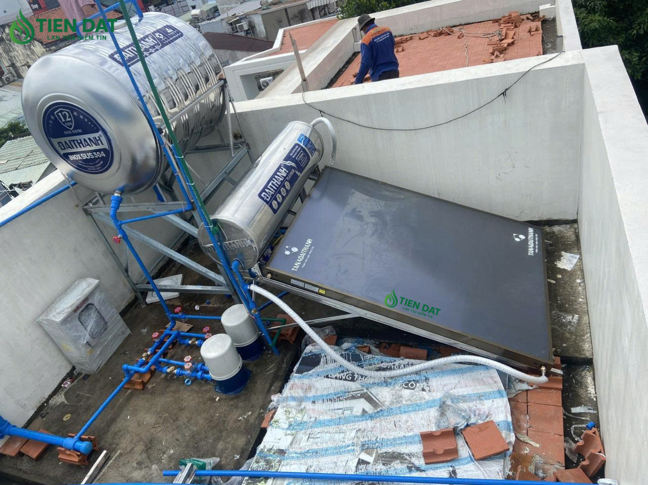 Công trình giao lắp máy nước nóng Đại Thành tấm phẳng Công trình giao lắp máy nước nóng Đại Thành tấm phẳng