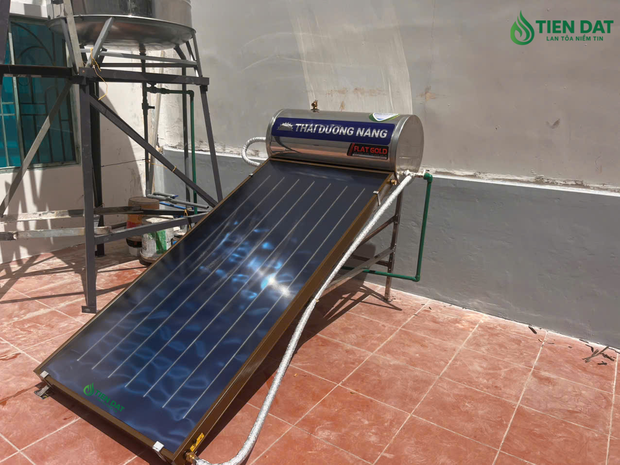 thi công máy nước nóng năng lượng mặt trời thi công máy nước nóng năng lượng mặt trời