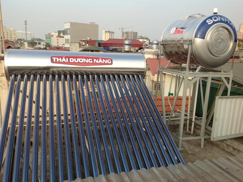 Để tăng tuổi thọ cho thùng đựng nước inox thì các hộ gia đình nên lắp đặt thêm bồn lọc nước inox.