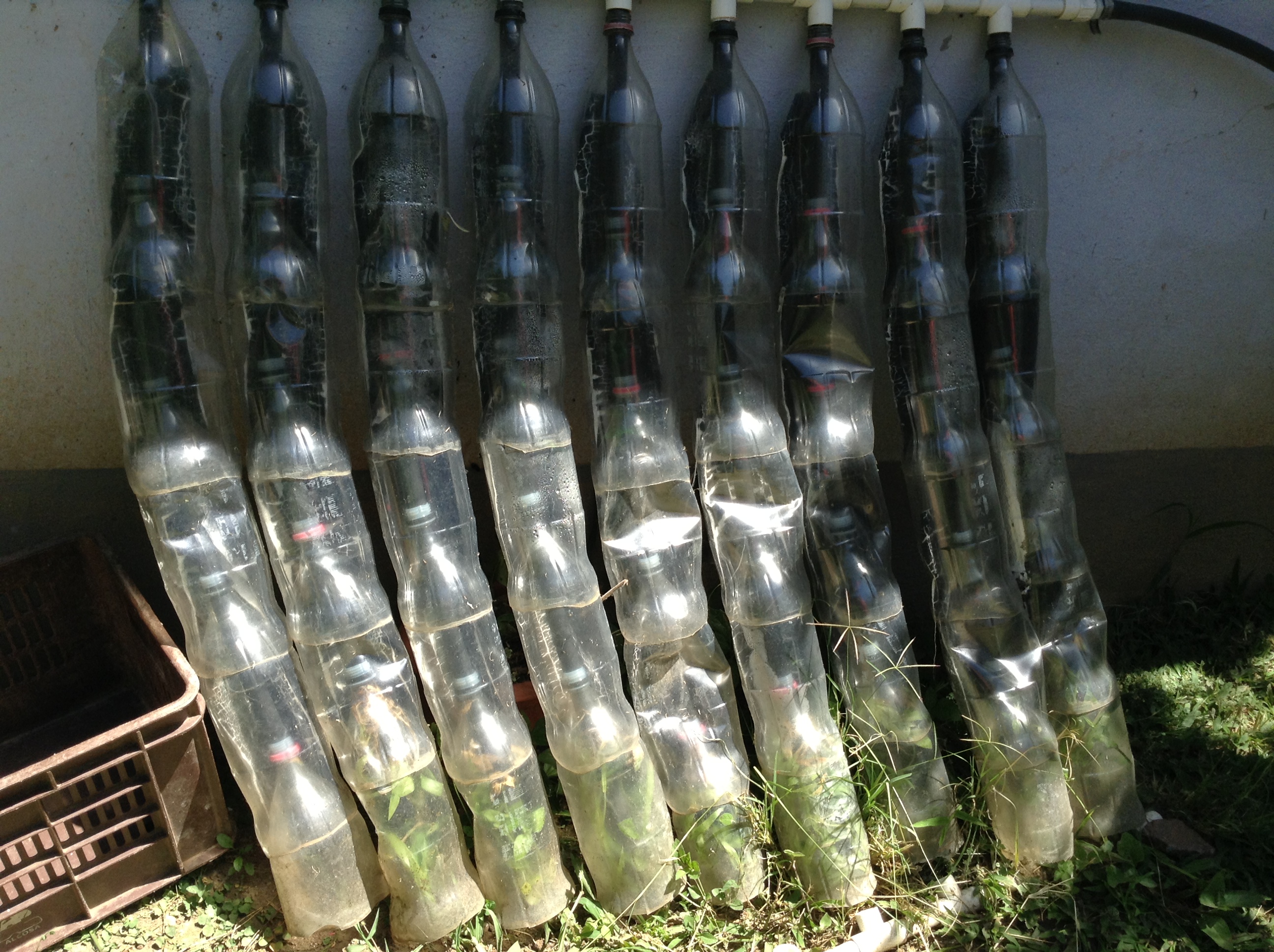 Tận dụng được vỏ chai rỗng để chế tạo máy nước nóng