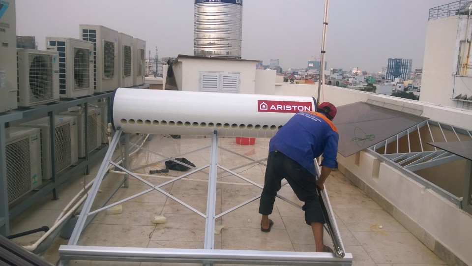 Đừng chủ quan trong lắp đặt chân bồn nước inox