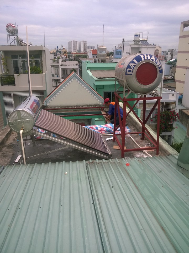Cần kiểm tra định kỳ vị trí lắp đặt, chân đế và vệ sinh bồn nước.
