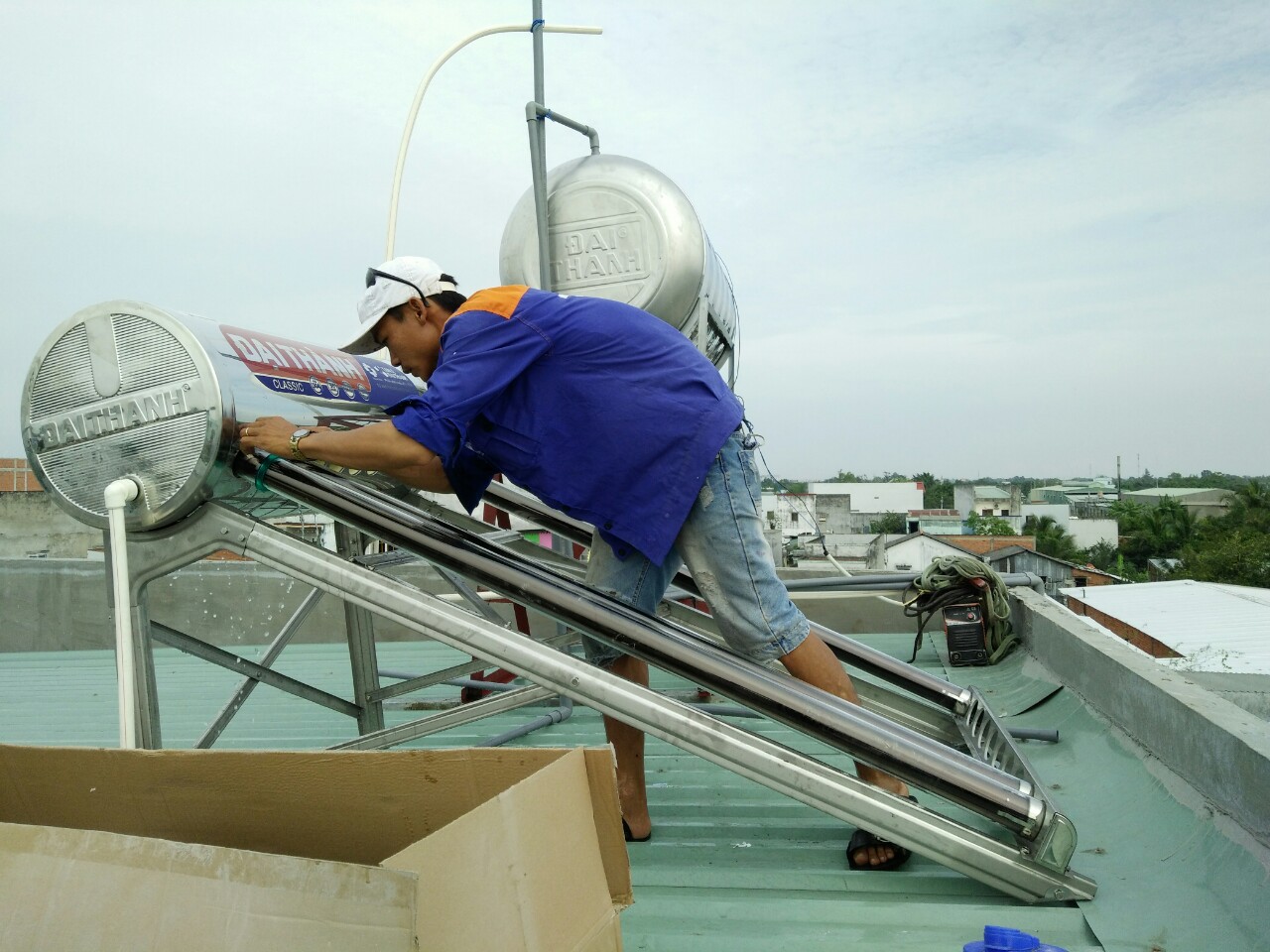 Người dùng cần hiểu rõ về kỹ thuật lắp máy nước nóng năng lượng mặt trời để gia tăng hiệu quả sử dụng