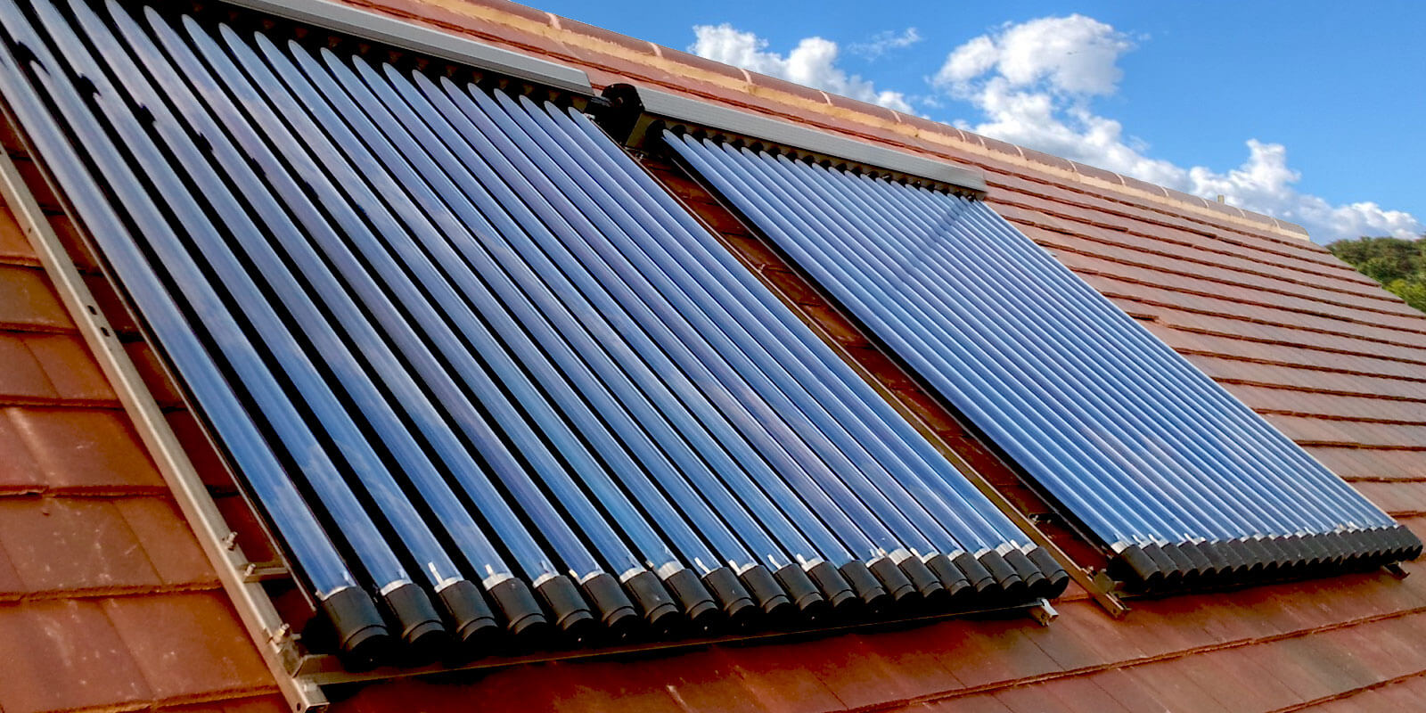 Việc lựa chọn mua máy nước nóng năng lượng mặt trời nên cân nhắc về nguồn gốc xuất xứ, thương hiệu