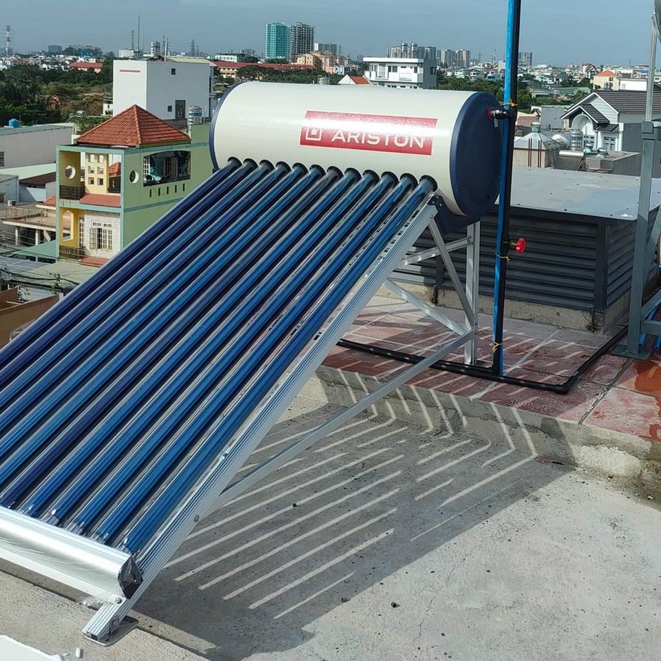 máy nước nóng năng lượng mặt trời Ariston máy nước nóng năng lượng mặt trời Ariston