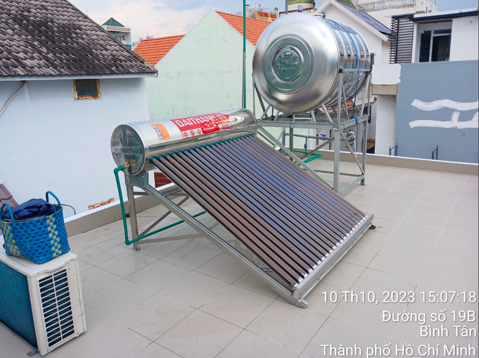 máy nước nóng năng lượng mặt trời tân á máy nước nóng năng lượng mặt trời tân á